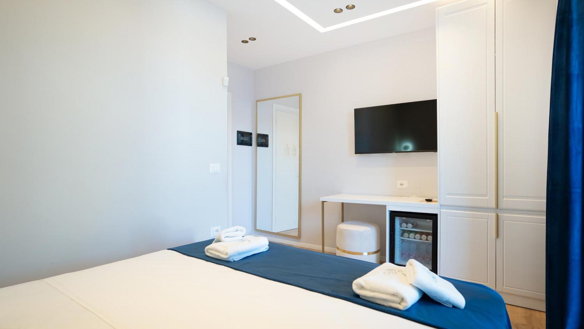 Sea Queen Luxury Hotel Radhimë Eksteriør billede