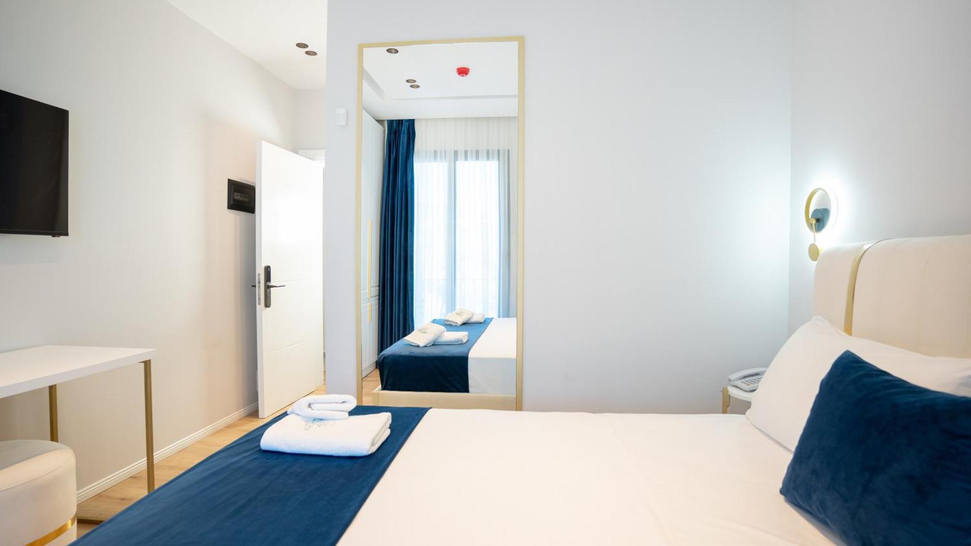 Sea Queen Luxury Hotel Radhimë Eksteriør billede