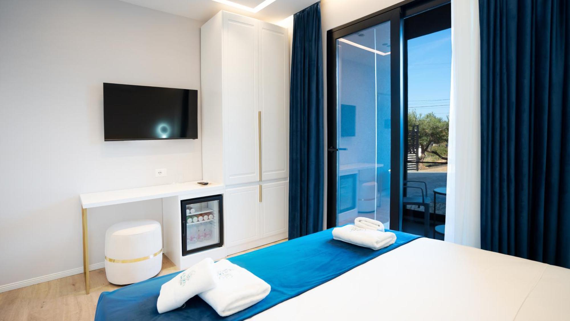 Sea Queen Luxury Hotel Radhimë Eksteriør billede