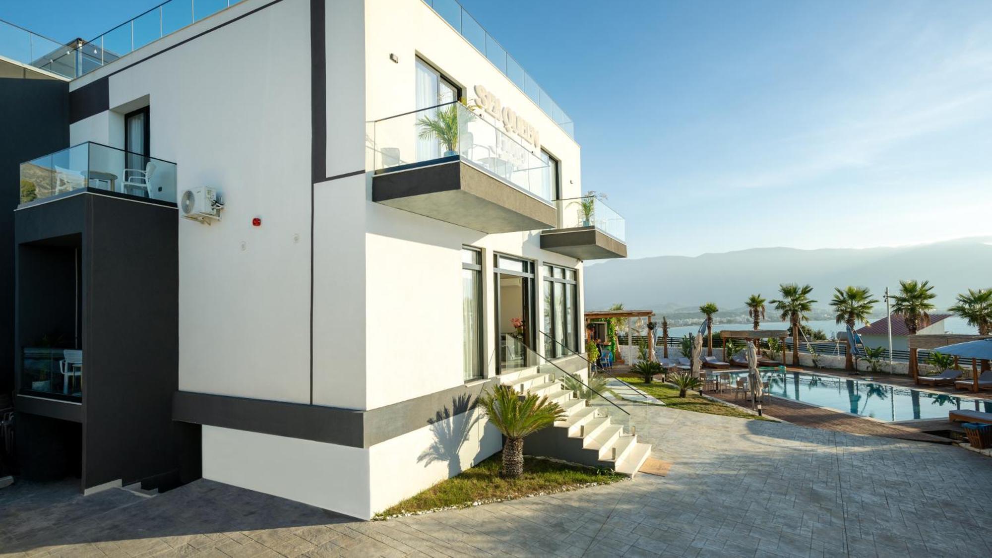 Sea Queen Luxury Hotel Radhimë Eksteriør billede