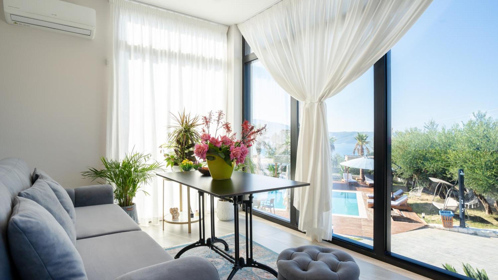 Sea Queen Luxury Hotel Radhimë Eksteriør billede