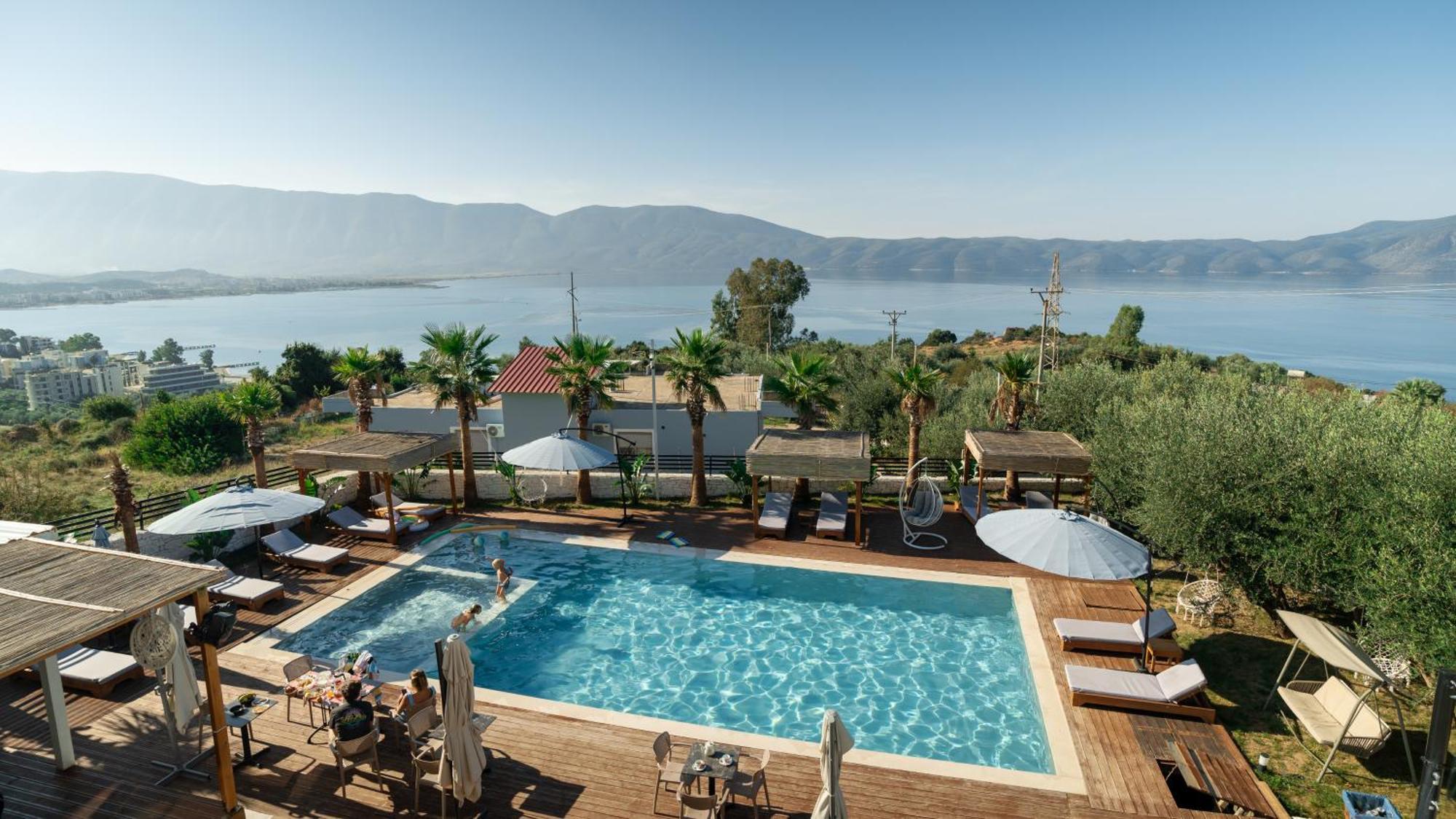 Sea Queen Luxury Hotel Radhimë Eksteriør billede