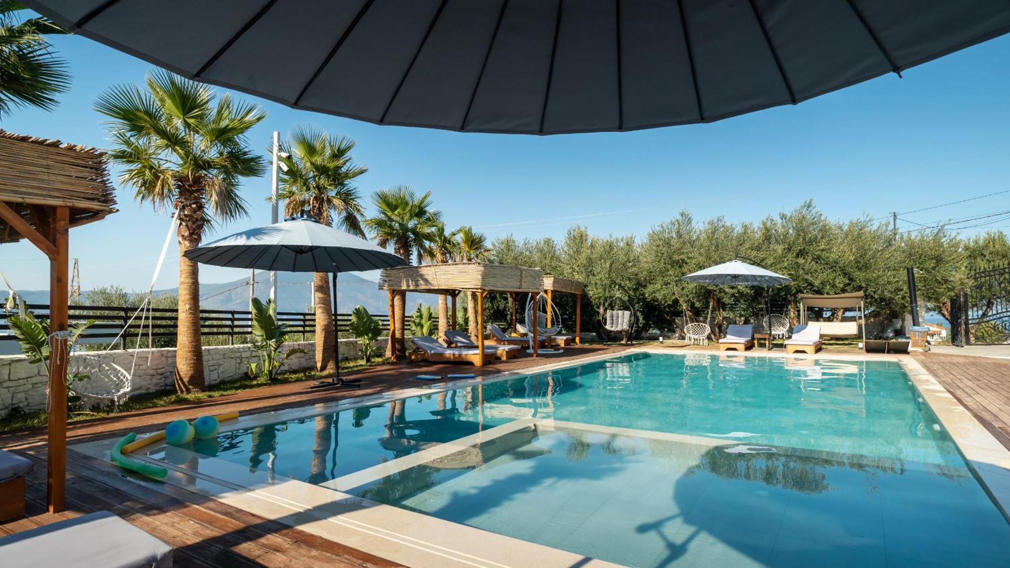 Sea Queen Luxury Hotel Radhimë Eksteriør billede
